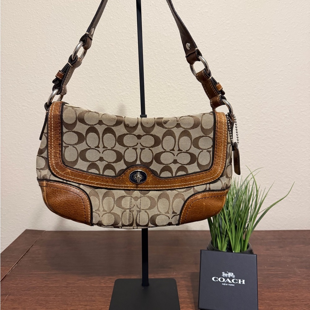 COACH SoHo Signature Flap Hobo No. C0794-10984